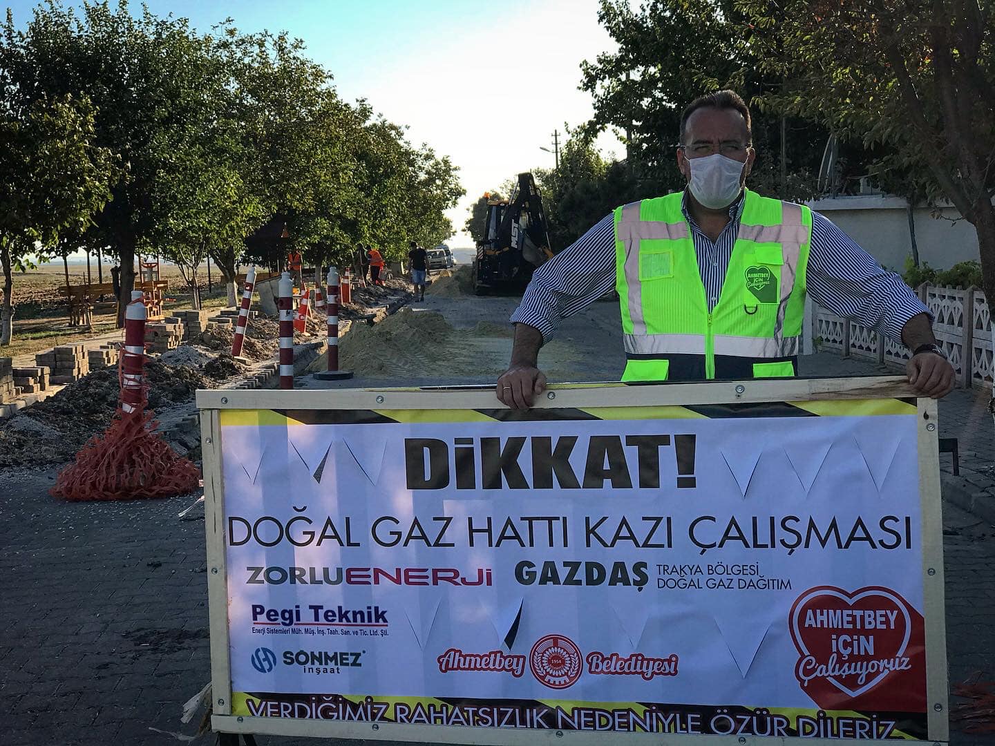 Ahmetbey’de Doğalgaz Hat Döşeme Çalışmaları Başladı (1)