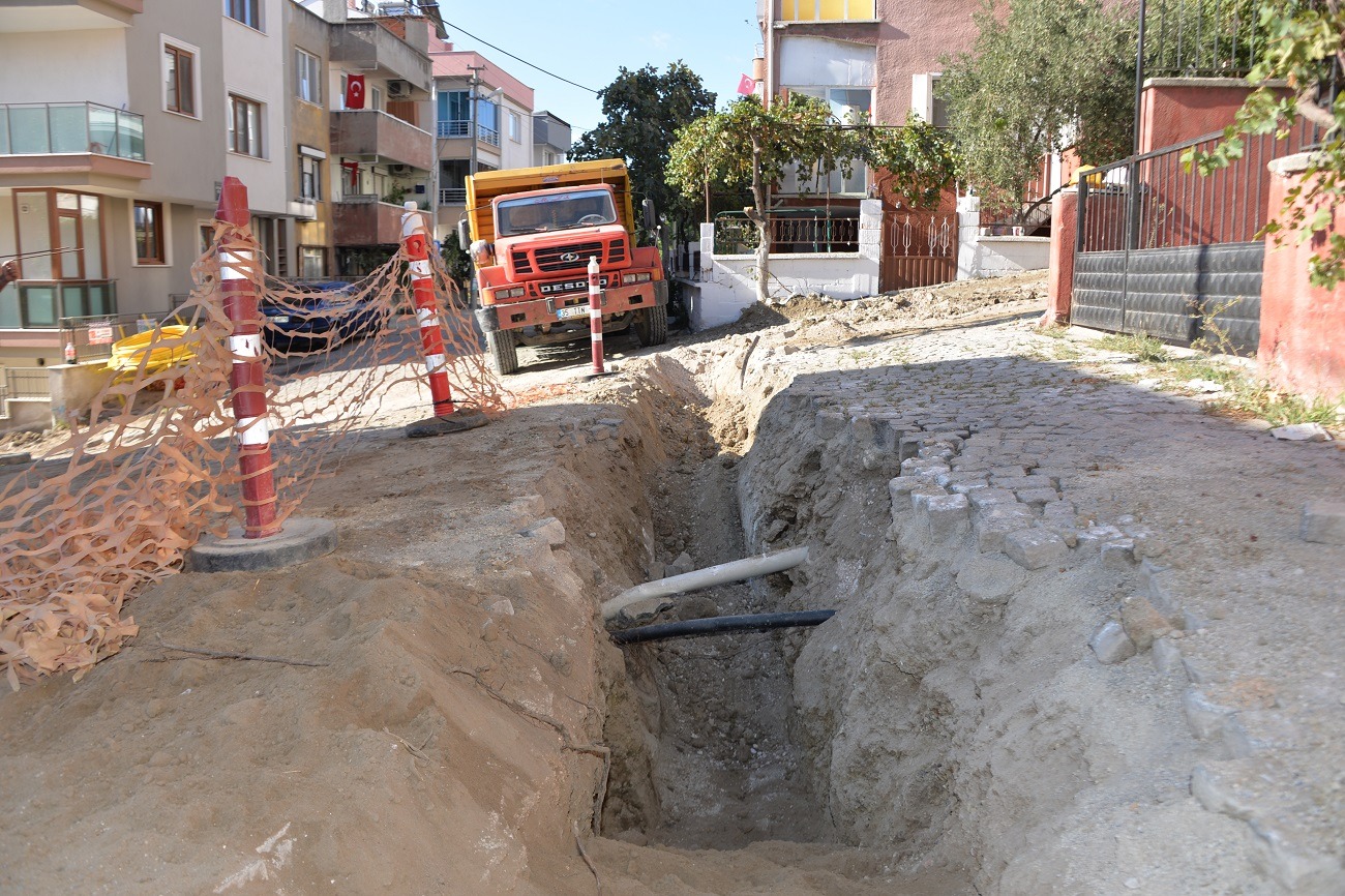 Bergama Doğal Gaz Çalışmalarına Devam Ediyor (3)