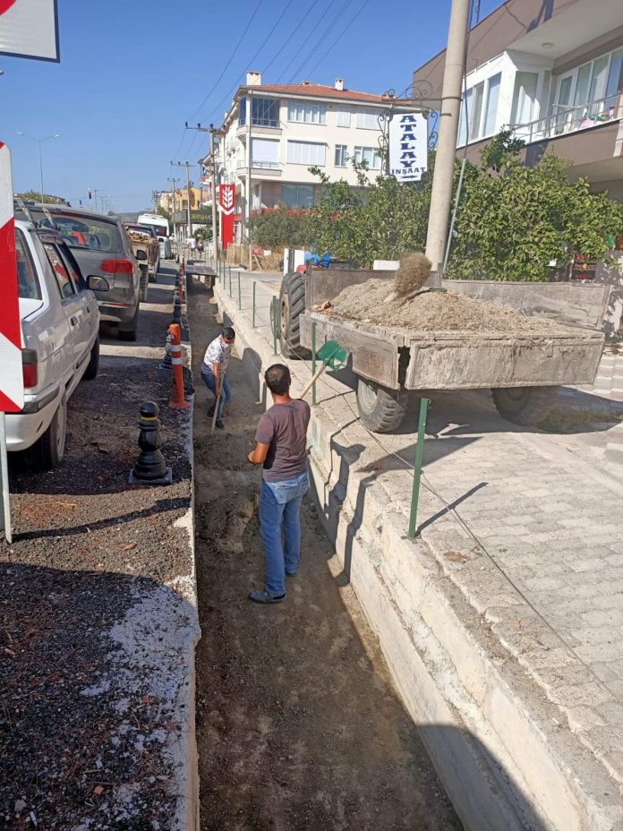 SU TAHLİYE KANALLARIMIZDA TEMİZLİK ÇALIŞMALARI (2)