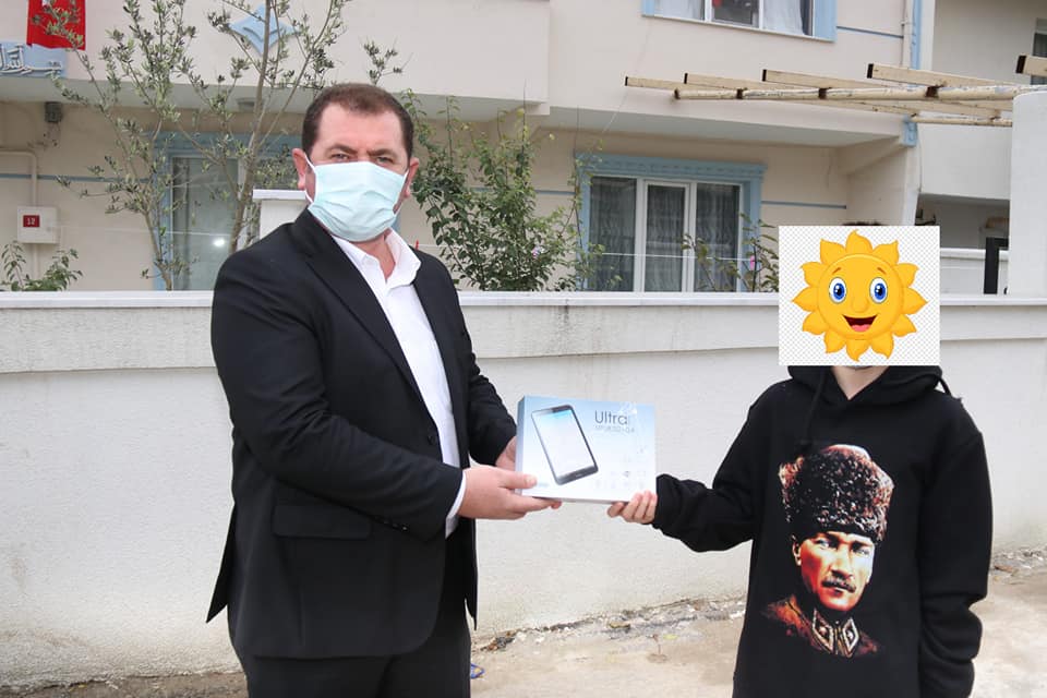 Çiçekler Tablete Dönsün Öğrencilerin Yüzü Gülsün (2)