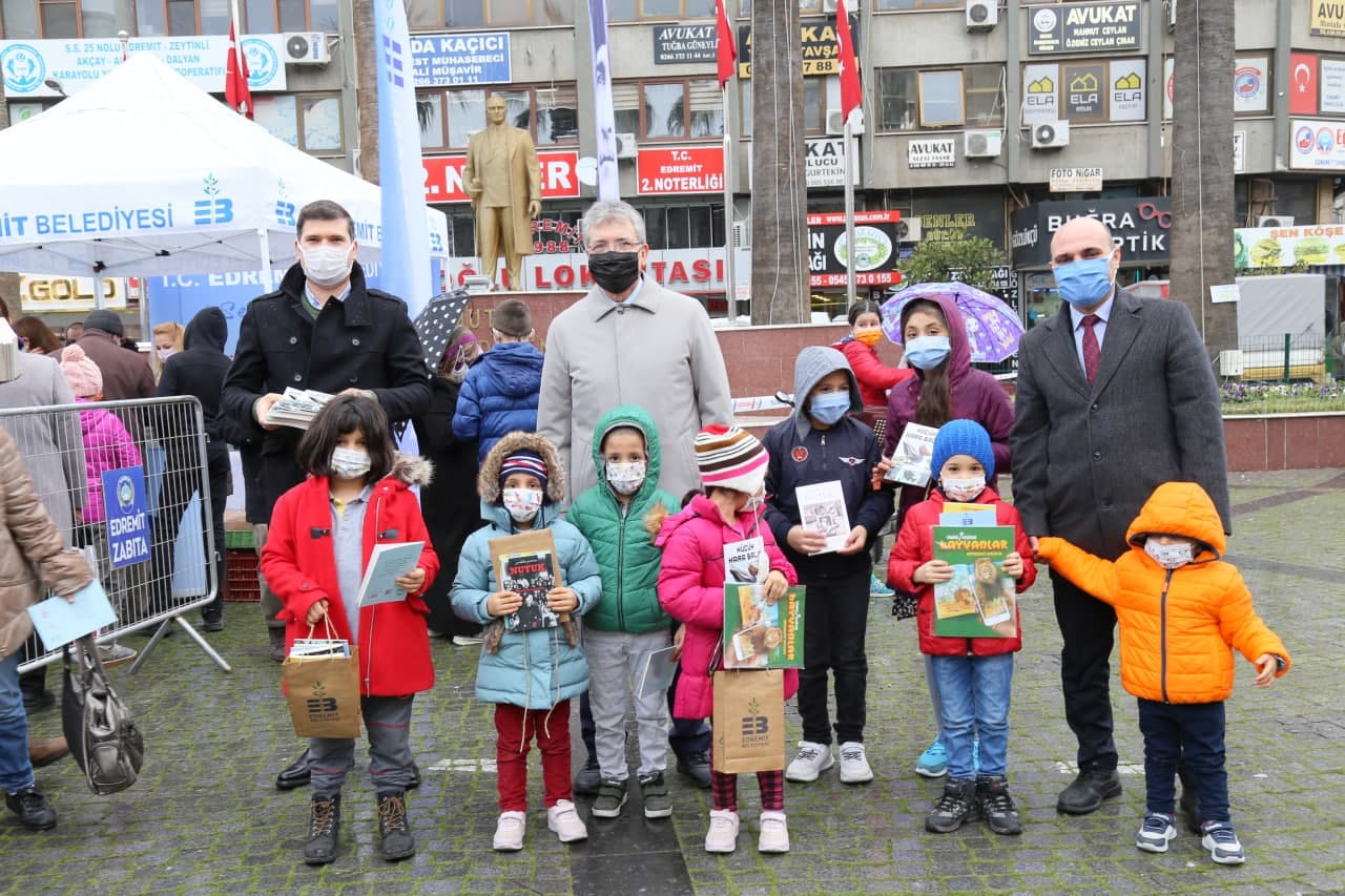 Başkan Arslan’dan Çocuklara Karne Hediyesi (2)