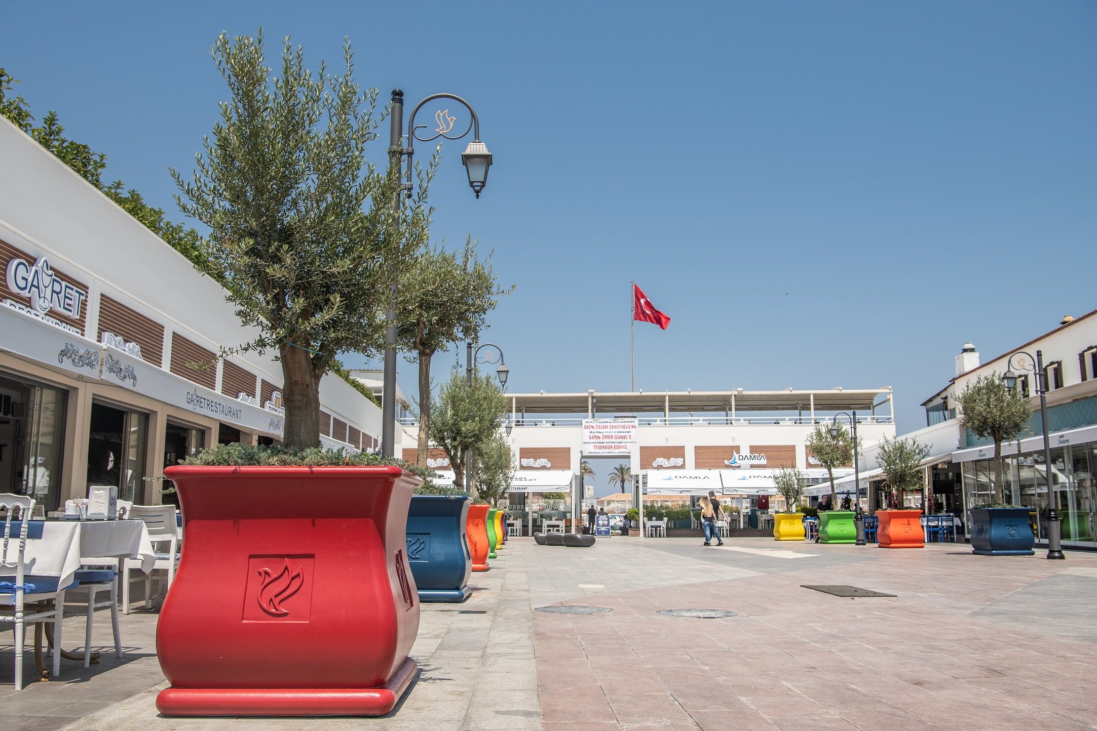 Kuşadası Çarşılarında Görüntü Kirliliğine Son (2)