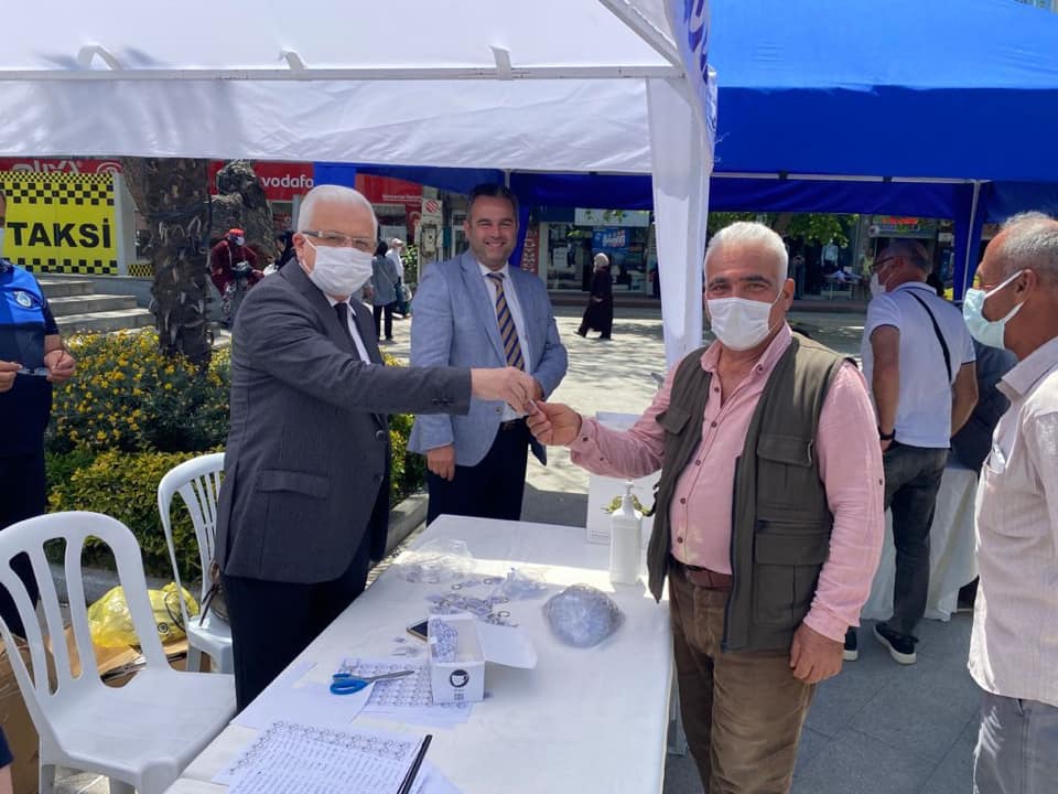 Burhaniye’de HES Kodlu Anahtarlıklar Dağıtılmaya Başlandı