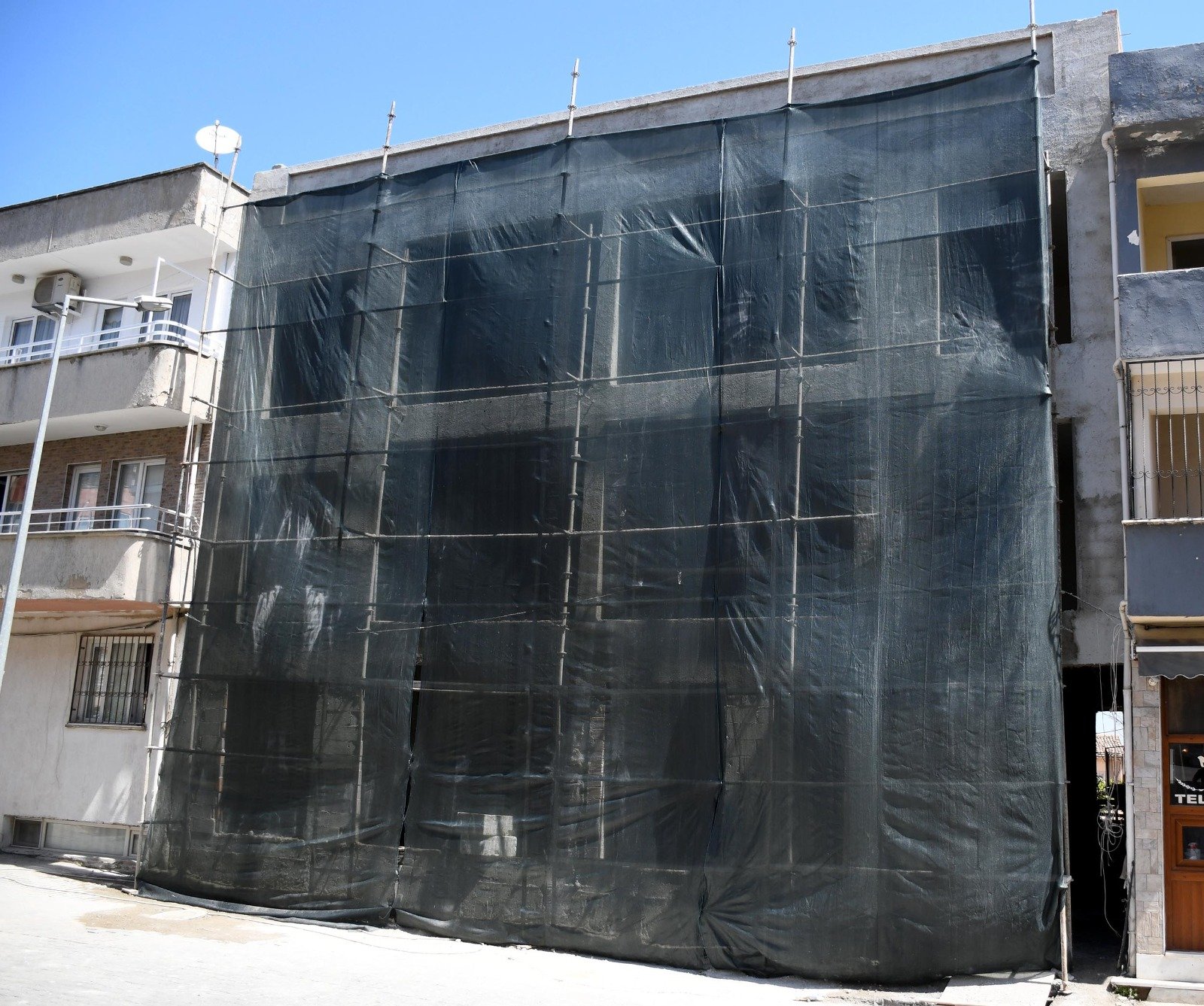Kuşadası’nda Kurallara Uymayan İnşaatlara Geçit Yok (4)