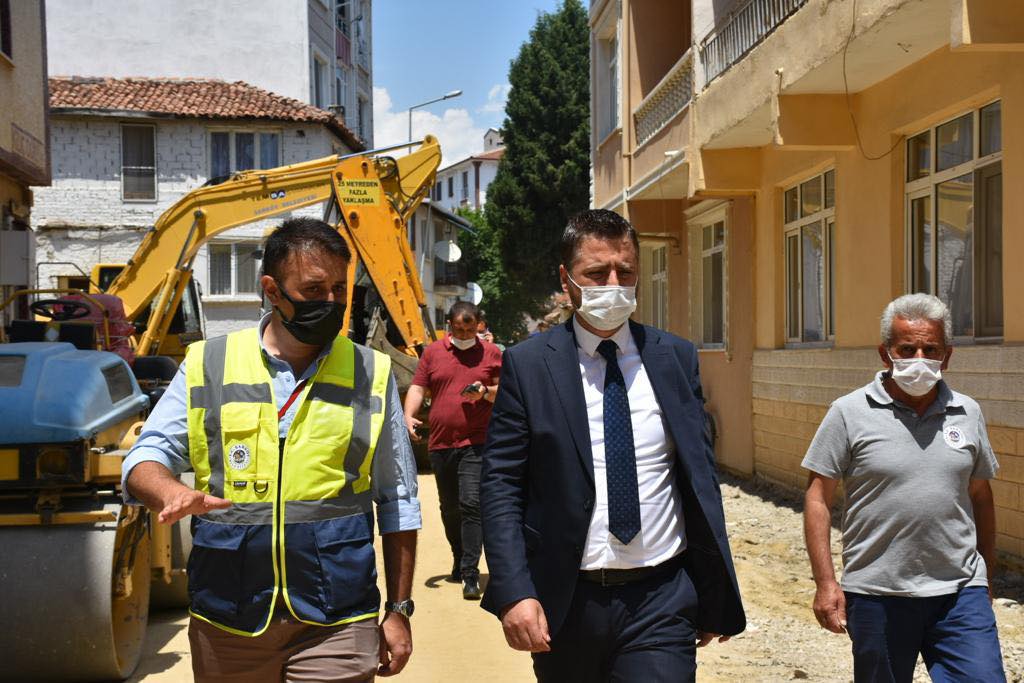 Şarköy’de Meydan Düzenleme Çalışmaları Aralıksız Sürüyor